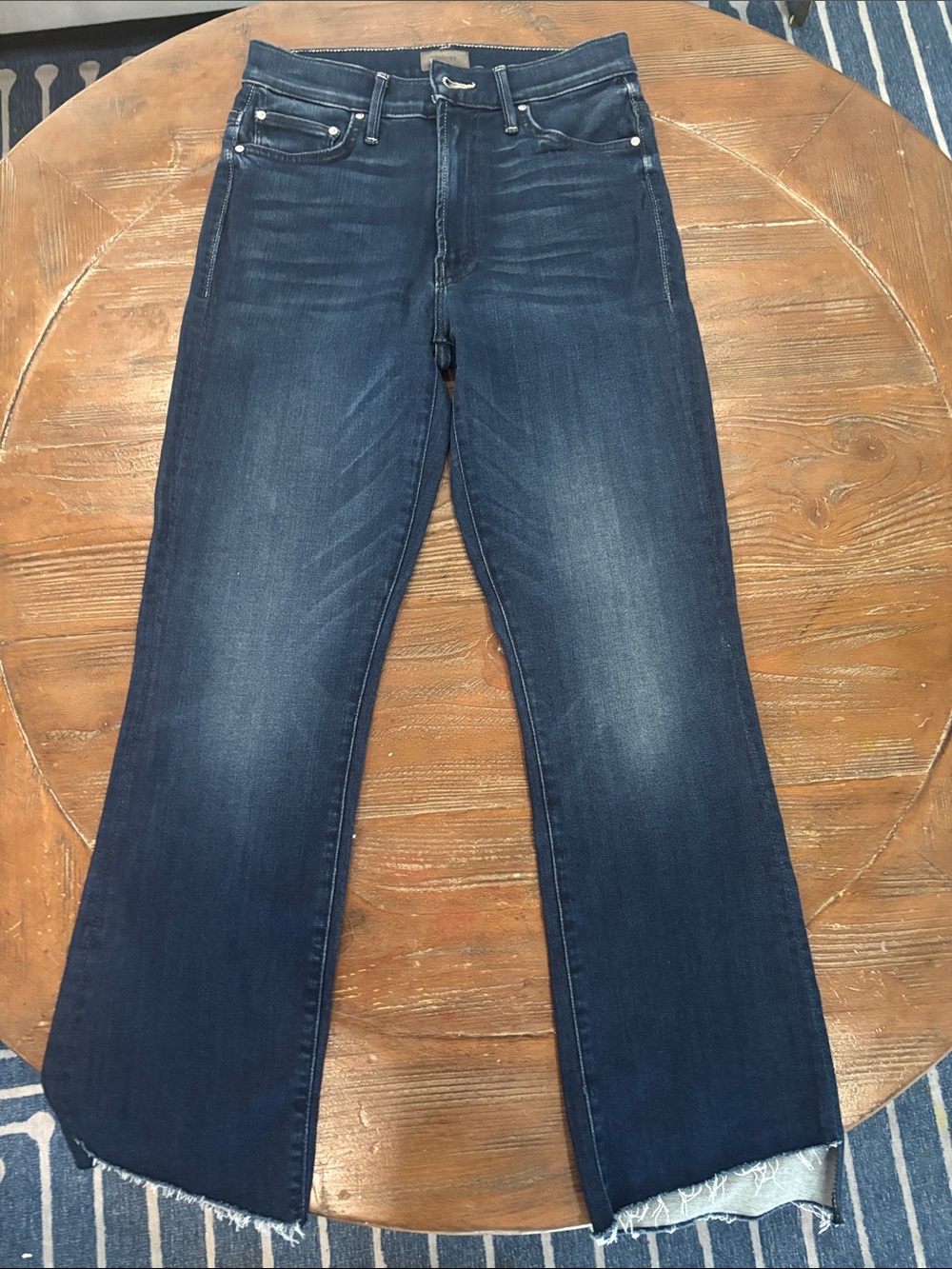 MOTHER Women’s Jeans (the insider crop
Step fray) 26